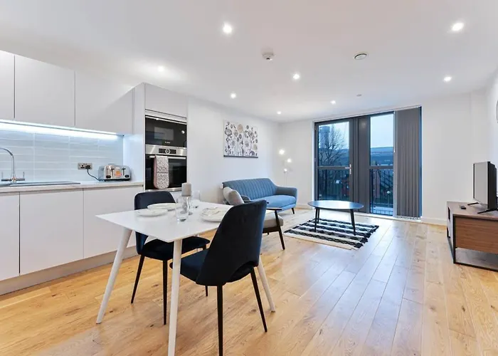 Lovely 1 Bedroom Apartment In Central Location